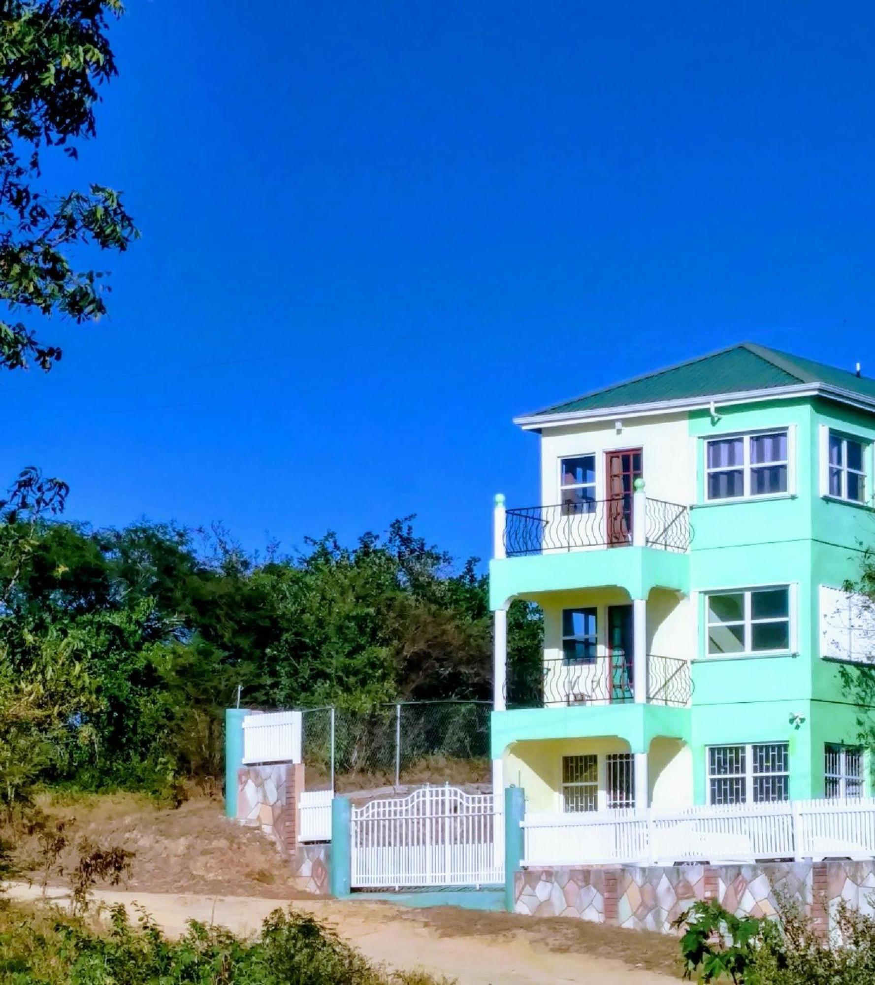 Zeus Estate Guesthouse St. John's Εξωτερικό φωτογραφία